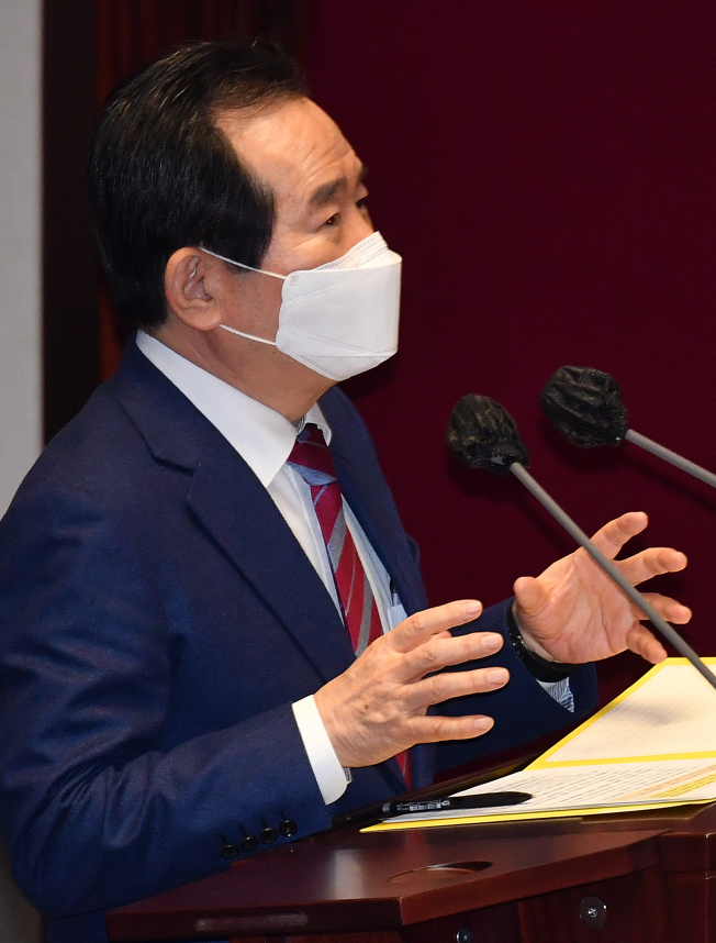 ▲정세균 국무총리가 8일 국회 본회의에서 진행된 교육·사회·문화 분야 대정부 질문에서 답변하고 있다.   (연합뉴스)