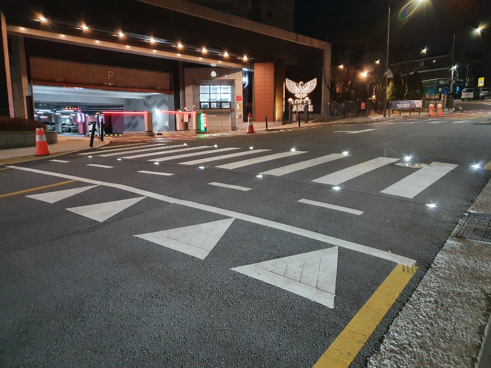 ▲활주로형 건널목. (사진제공=서울시)