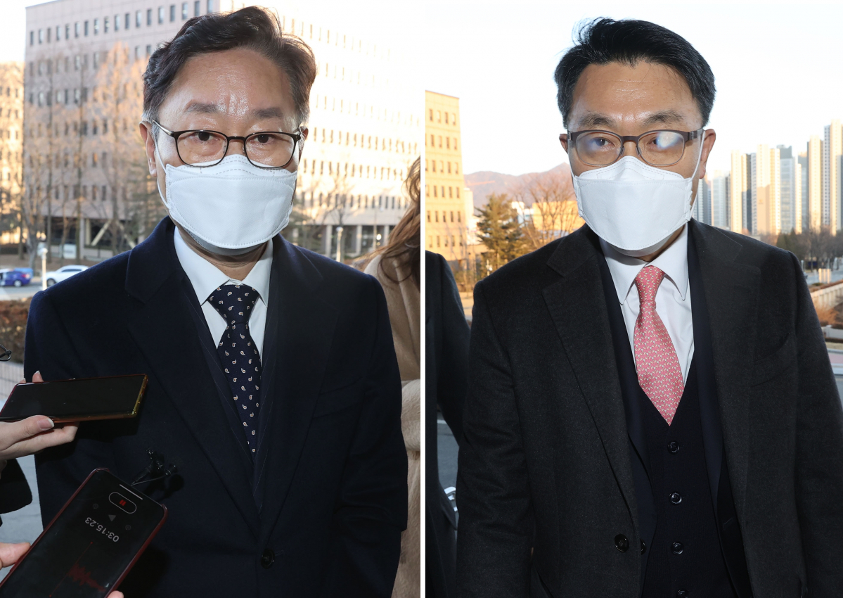 ▲김진욱 고위공직자 범죄수사처(공수처) 처장이 9일 오후 박범계 법무부 장관을 예방해 양 기관의 협력 방안을 논의했다. 사진은 9일 오후 각각 정부과천청사 법무부로 들어서는 박범계 장관(왼쪽)과 김진욱 공수처장. (사진제공=연합뉴스)