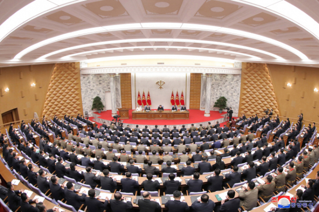 ▲북한이 9일 노동당 중앙위원회 전원회의 2일차 회의를 이어갔다고 조선중앙통신이 10일 보도했다. 김정은 당 총비서는 이날 보고에서 대남·대외부문의 활동 방향을 제시하고 농업·수산을 비롯한 경제 분야별 개선 방안을 논의했다.  (평양 조선중앙통신/연합뉴스)