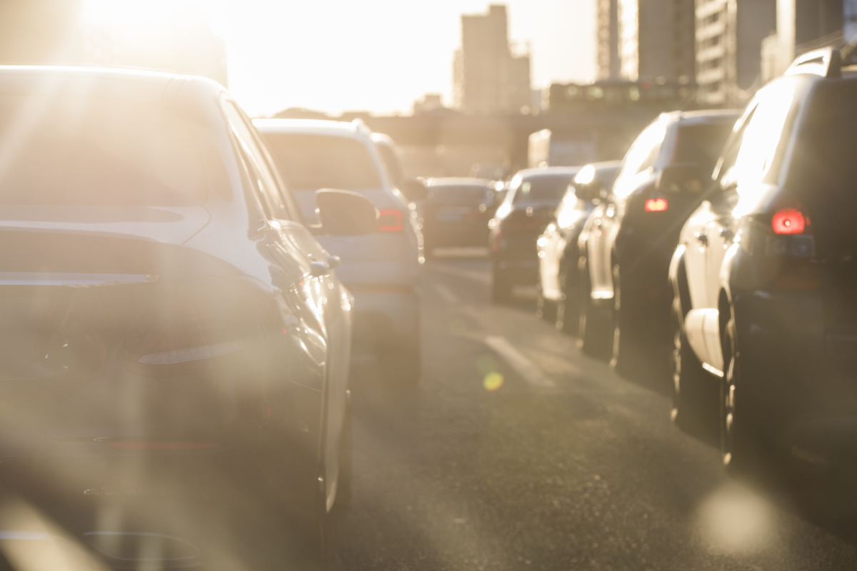 ▲설 연휴를 하루 앞둔 10일, 고속도로에 귀성차량이 몰리면서 오전 11시부터 지방 방향으로 차량 정체가 시작돼 오는 11일 새벽까지 이어질 것으로 전망됐다. (게티이미지뱅크)