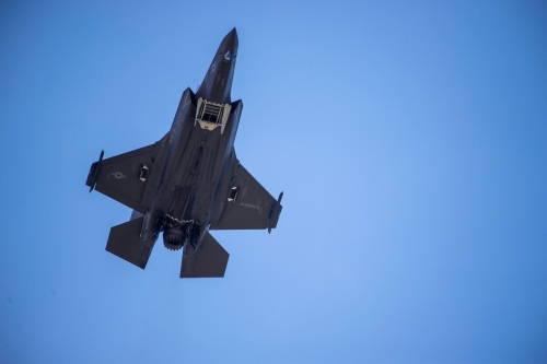 ▲2019년 6월 12일 미국 록히드마의 F-35 전투기가 하늘을 날고 있다. AP연합뉴스
