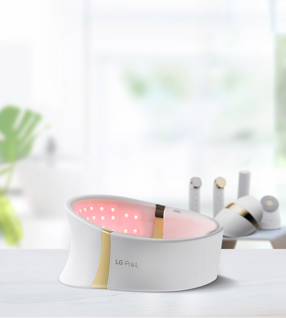 ▲LG 프라엘 더마 LED 넥케어는 연세의대 세브란스병원 피부과, 글로벌의학연구센터 등과 진행한 임상시험 결과 효능과 안전성을 모두 인정받았다. 사진은 LG 프라엘 더마 LED 넥케어 제품 이미지 (사진제공=LG전자)