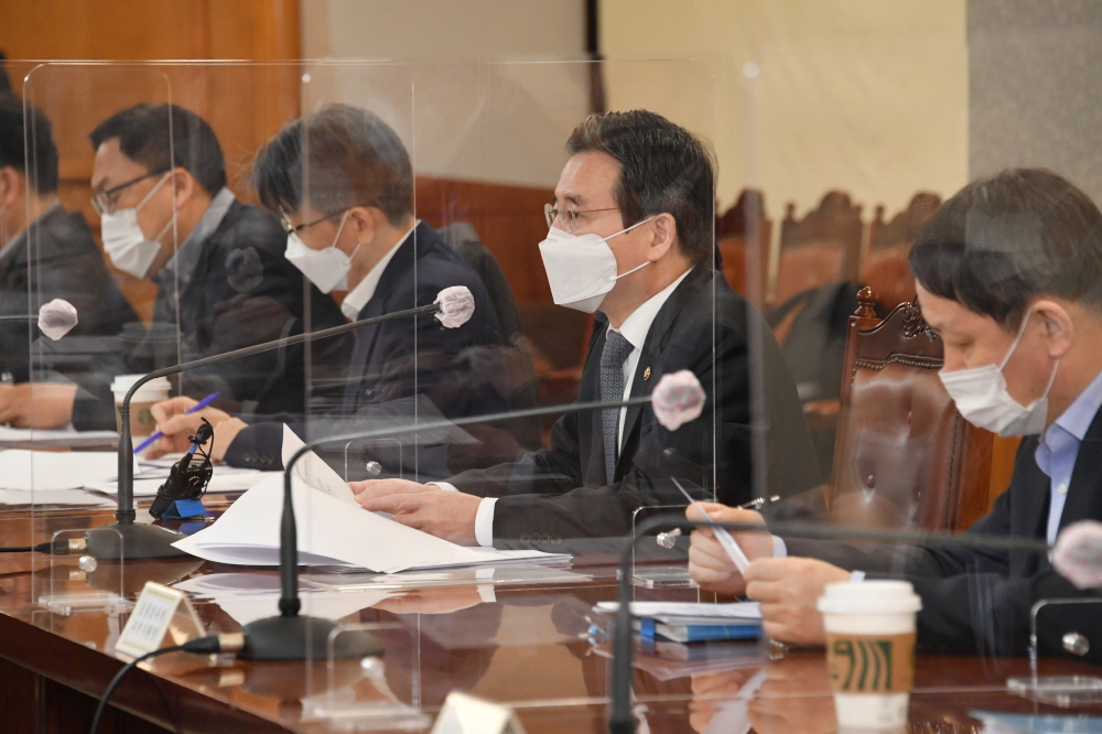 ▲김용범 기획재정부 1차관이 2월 23일 서울 중구 은행회관에서 열린 '거시경제 금융회의'를 주재, 모두발언을 하고 있다. (사진제공=기획재정부)