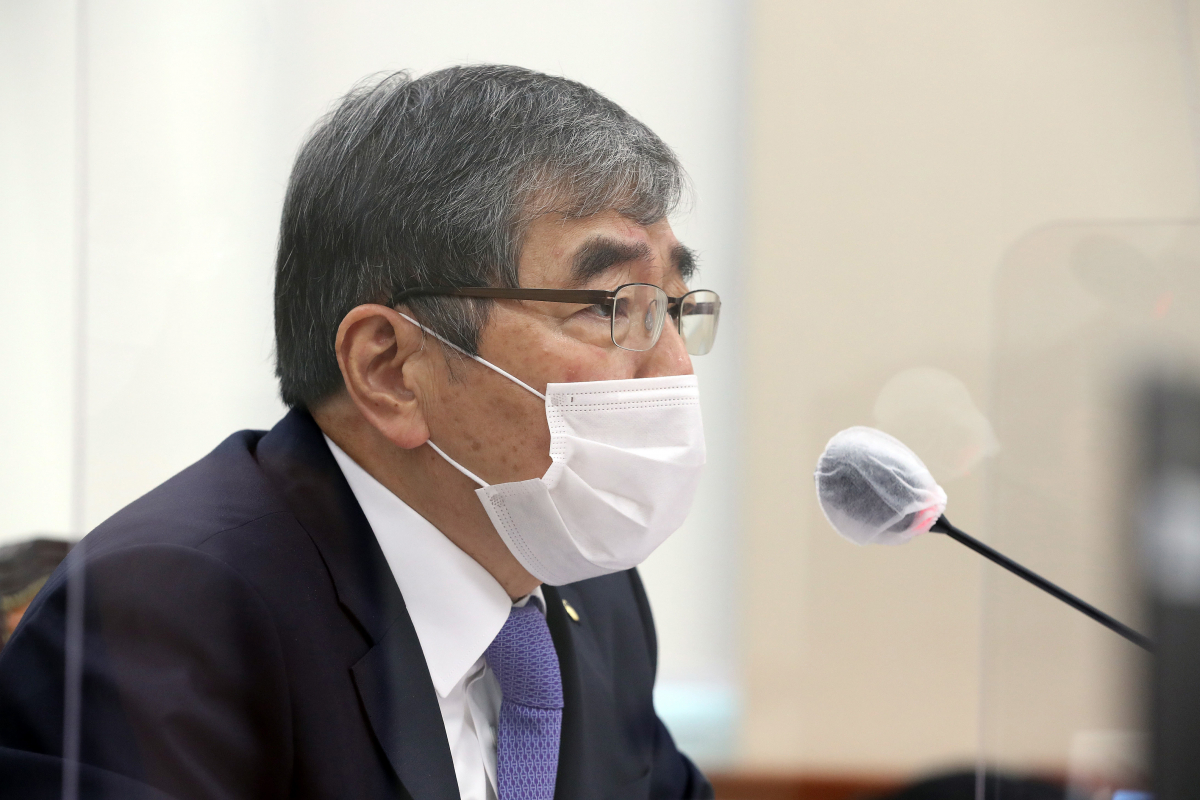 ▲윤석헌 금융감독원장이 지난해 서울 여의도 국회에서 열린 정무위원회의 금융감독원에 대한 국정감사에서 의원질의에 답하고 있다.  (뉴시스)