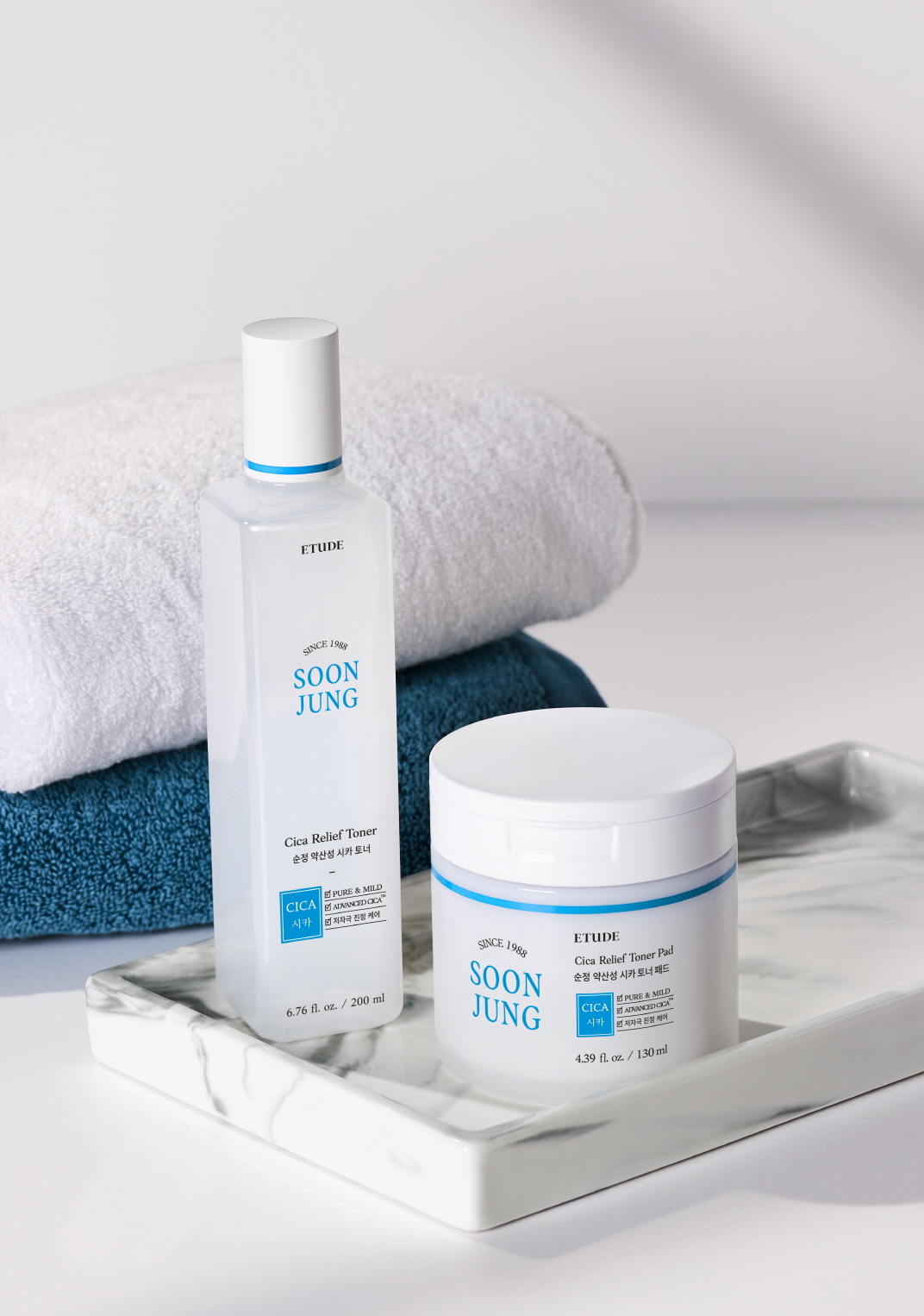 ▲‘순정 약산성 시카 토너’와 ‘순정 약산성 시카 토너 패드’ (에뛰드)