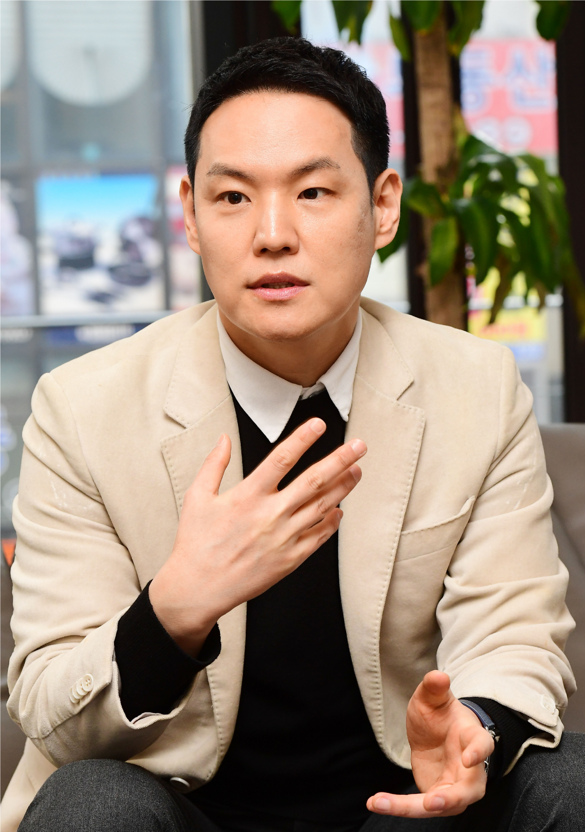 ▲김한규 지난 2월 당시 더불어민주당 법률대변인이 서울 동작구 이투데이빌딩 eT라운지에서 인터뷰를 하고 있다. 고이란 기자 photoeran@ (이투데이DB)