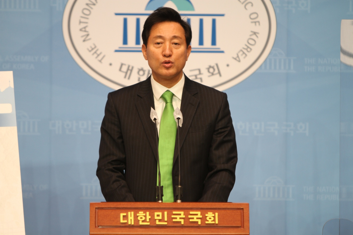 ▲오세훈 국민의힘 서울시장 예비후보가 25일 소통관에서 기자회견을 열고 토론평가단 해체를 요구했다. (오세훈 예비후보 선거캠프)