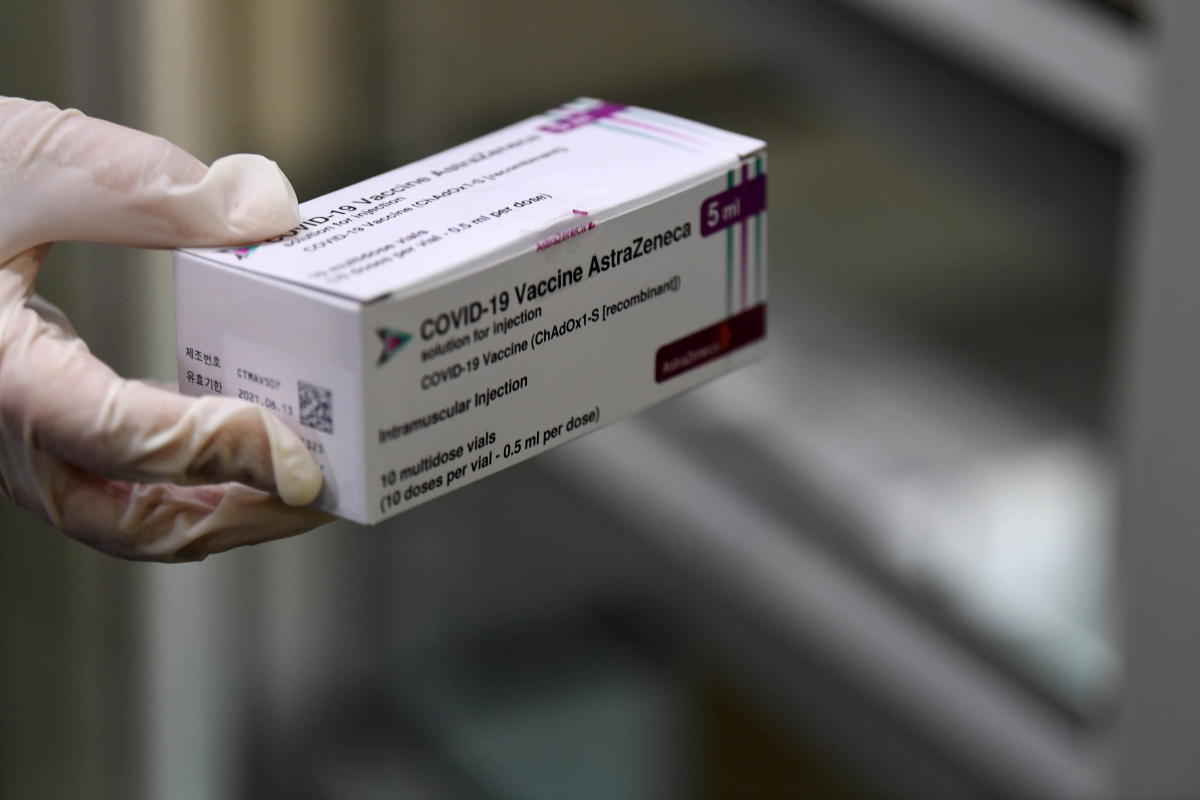 ▲코로나19 전문가 D 씨는 "의료진들도 본인의 몸 상태에 맞는 것을 접종하고 싶은데 그렇지 않다 보니까 겁을 낼 수밖에 없는 것"이라고 말했다. (뉴시스)