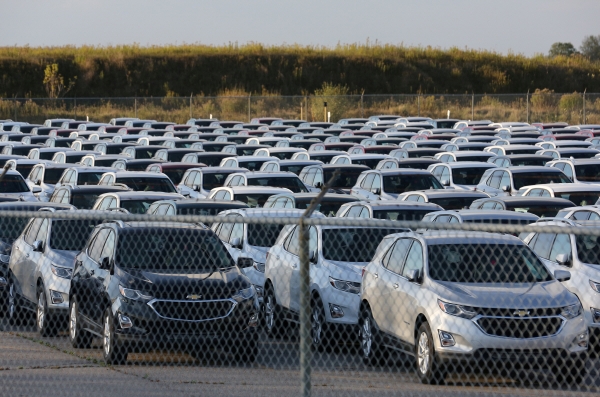 ▲GM 캐나다 온타리오 공장에 쉐보레 이쿼녹스 SUV 차량들이 줄지어 있다.  (연합뉴스)