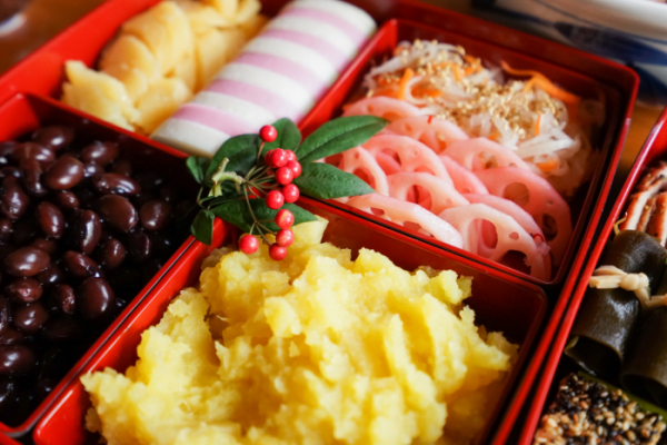 ▲일본에서 새해 첫날 먹는 오세치 요리는 도시락에 갖가지 의미가 담긴 반찬을 정갈하게 담은 음식이다. (게티이미지뱅크)