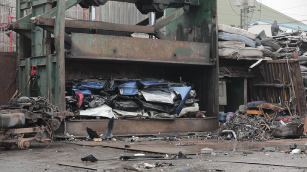 ▲'다큐멘터리 3일' 인천 폐차장(사진제공=KBS 2TV)