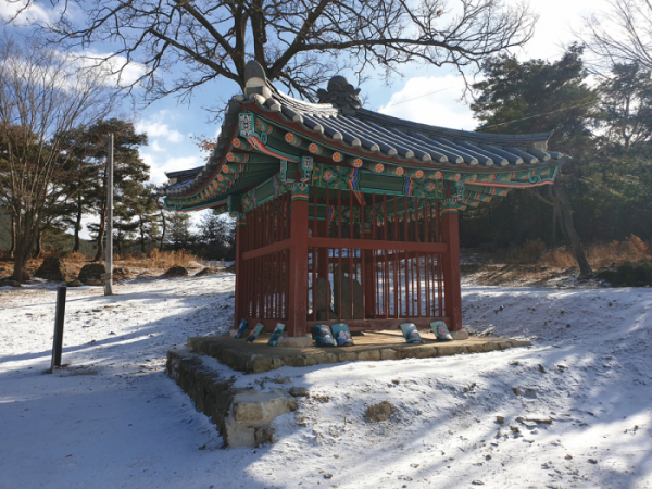 ▲보각국사비 전각(최치현 여행작가)