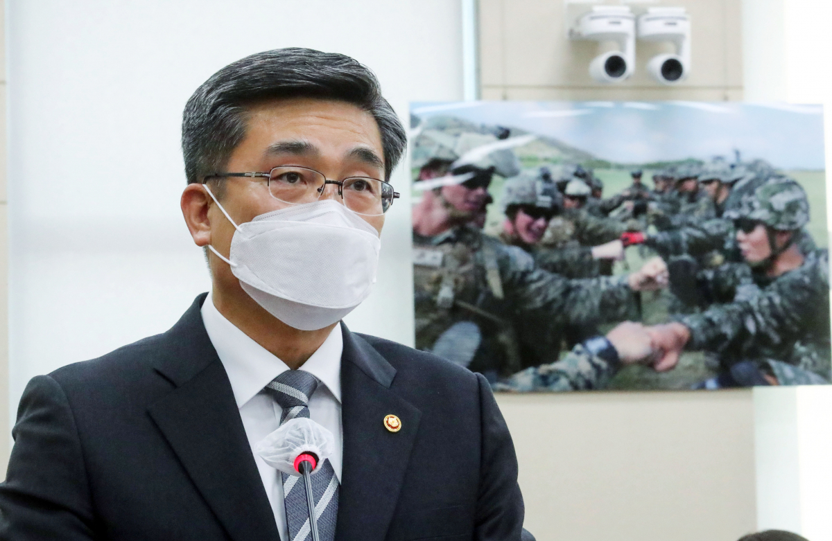 ▲[서울=뉴시스]최동준 기자 = 서욱 국방부 장관이 23일 서울 여의도 국회에서 열린 국방위원회 전체회의에서 현안보고를 하고 있다. (공동취재사진) 2021.02.23. photo@newsis.com