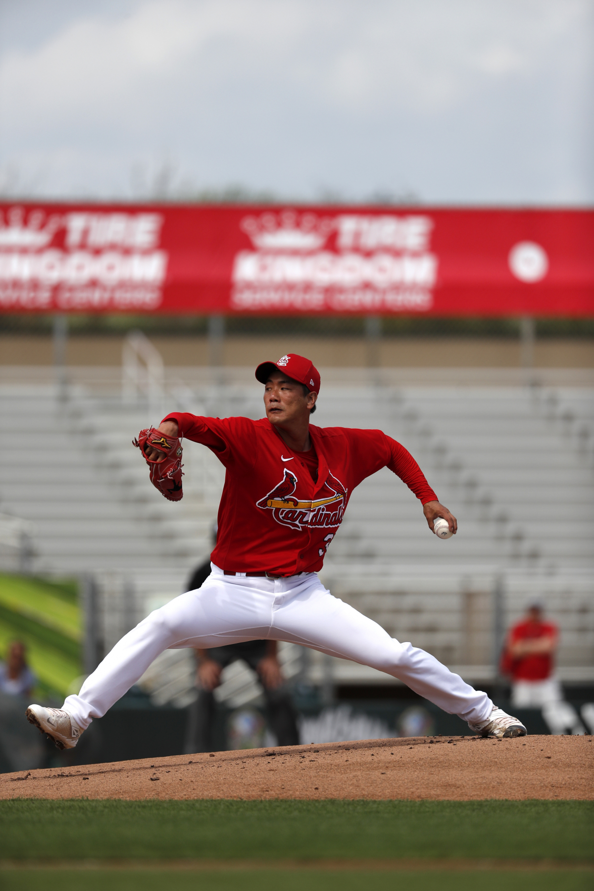 ▲지난해 미국 프로야구 메이저리그 세인트루이스 카디널스의 김광현이 시범경기에서 투구하고 있다. (주피터=AP/뉴시스)