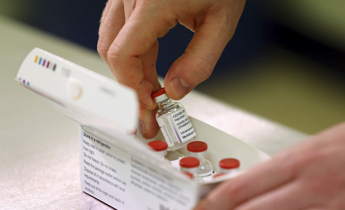 ▲아스트라제네카-옥스퍼드대가 공동개발한 코로나19 백신. (AP/뉴시스)