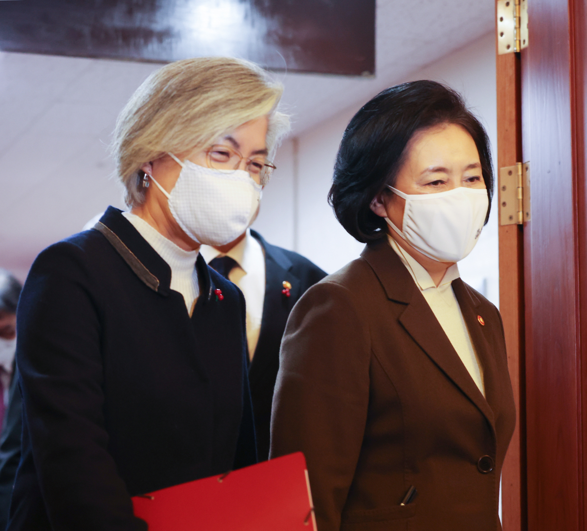 ▲강경화 전 외교장관과 박영선 더불어민주당 서울시장 후보. (박영선 후보 캠프)