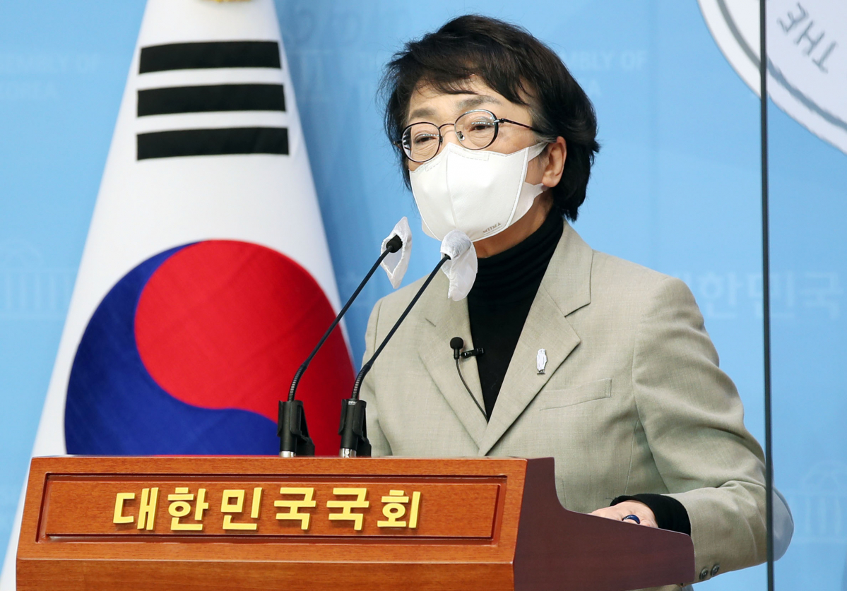 ▲김진애 열린민주당 서울시장 후보가 7일 오전 서울 여의도 국회 소통관에서 박원순 전 서울시장 관련 입장발표와 함께 ‘스피크업 시민위원회' 공약 발표를 하고 있다. (뉴시스)