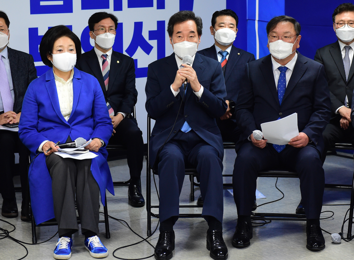 ▲더불어민주당 이낙연 대표가 8일 서울 종로구 박 후보 캠프에서 열린 제1차 중앙선대위 회의에서 발언하고 있다. (연합뉴스)