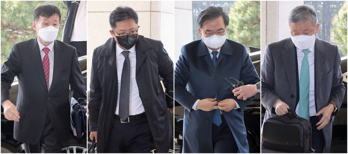 ▲조상철 서울고검장(왼쪽부터), 오인서 수원고검장, 구본선 광주고검장, 박성진 부산고검장이 8일 오전 서울 서초구 대검찰청에서 열린 전국고검장회의에 참석하기 위해 입장하고 있다. (연합뉴스)