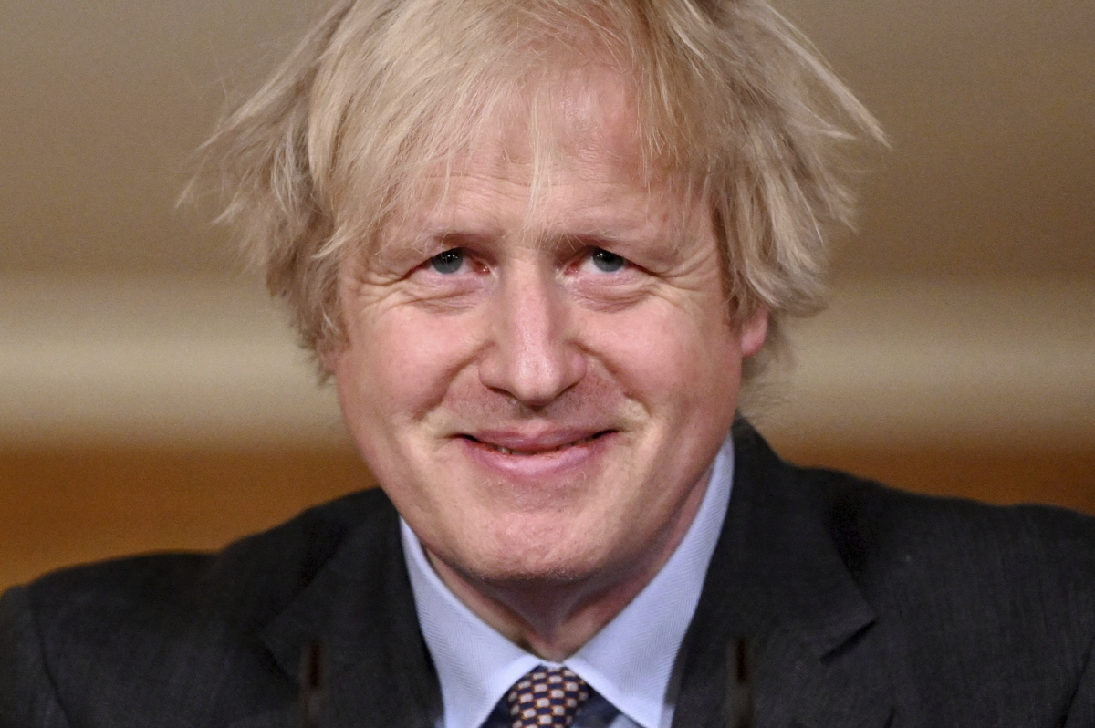 ▲보리스 존슨 영국 총리가 2월 22일(현지시간) 런던 다우닝가 10번지에서 TV로 중계되는 기자회견을 하고 있다. 런던/AP뉴시스
