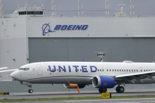 ▲미국 유나이티드항공의 보잉 737맥스 여객기가 시애틀 킹카운티 국제 공항에 착륙해 있다.
 (연합뉴스)