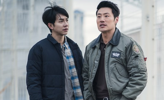 ▲‘마우스’ 이승기-이희준(사진제공=tvN)