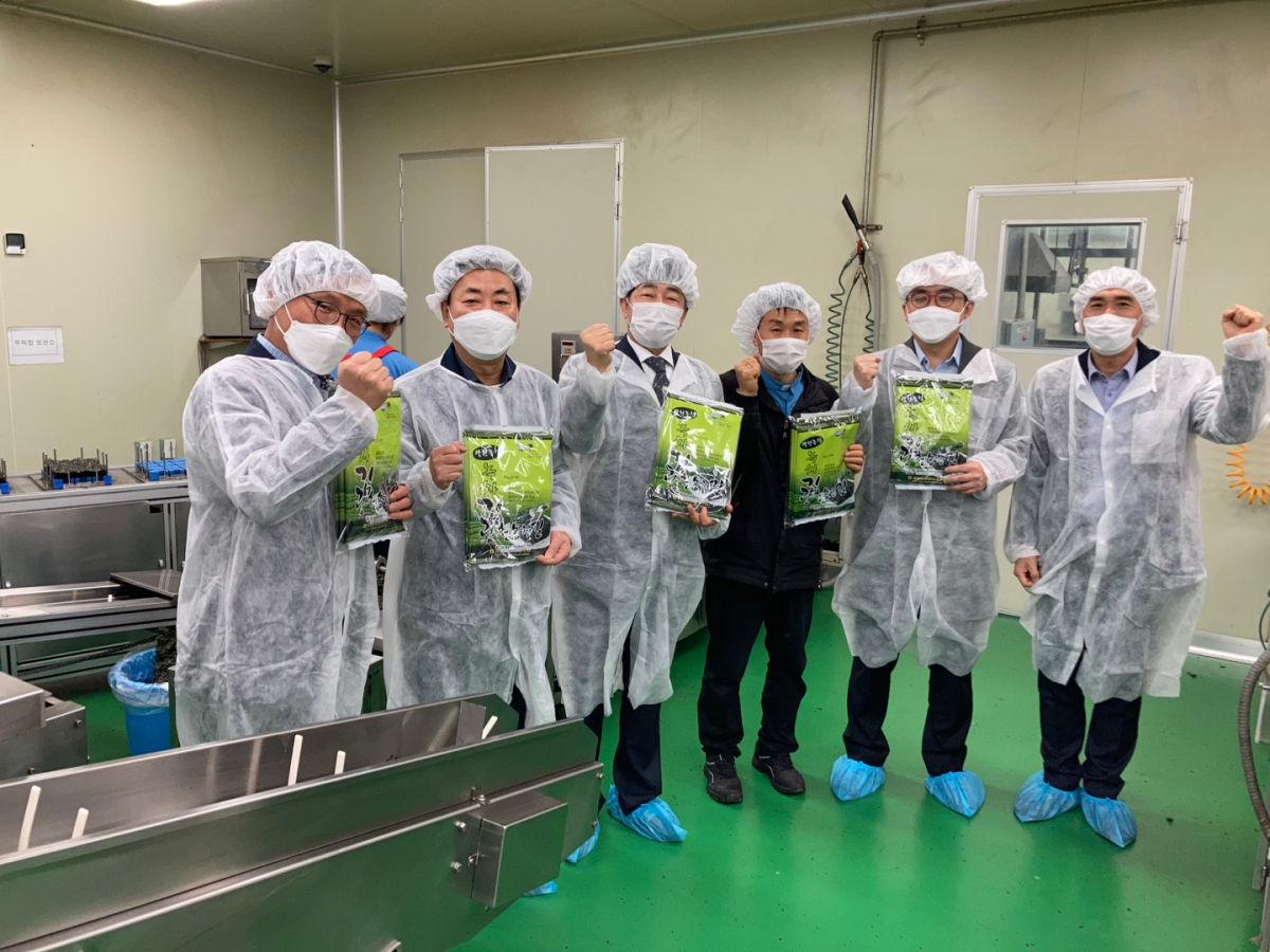 ▲NH농협무역은 11일 광천농협 김 가공공장을 방문해 김의 안정적인 수출기반 조성과 구체적인 해외공동마케팅 등을 논의했다.  (사진제공=NH농협무역)