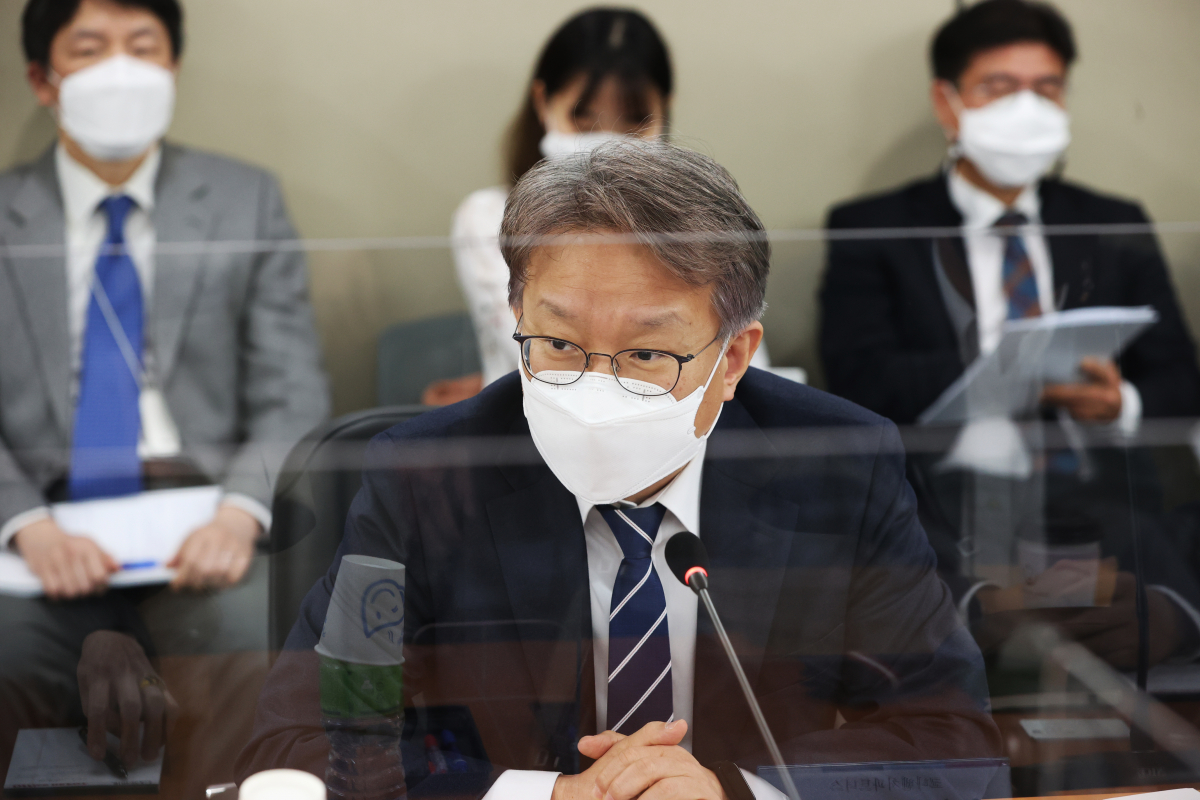 ▲12일 서울 서초구에 있는 한국벤처투자 중회의실에서 권칠승 중소벤처기업부 장관이 벤처투자 활성화를 위한 VC 업계 간담회에서 모두발언을 하고 있다. (사진제공=중소벤처기업부)