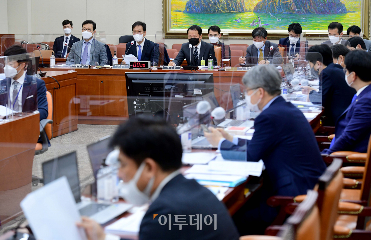 ▲17일 국회 정무위원회 이해충돌방지법 공청회가 열렸다.