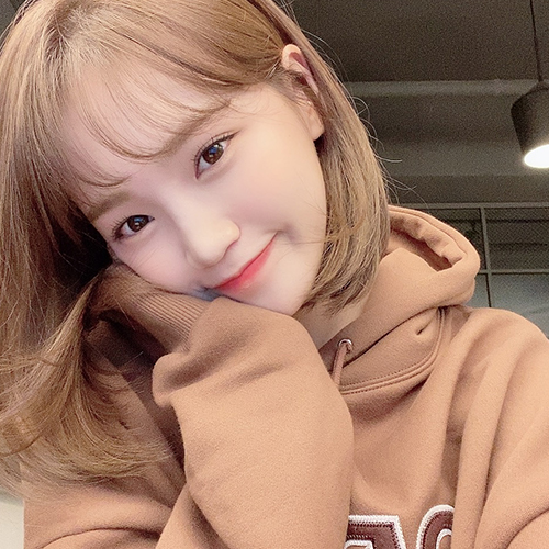 (출처=아이즈원 공식 트위터)