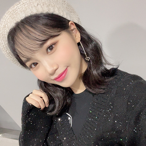 (출처=아이즈원 공식 트위터)