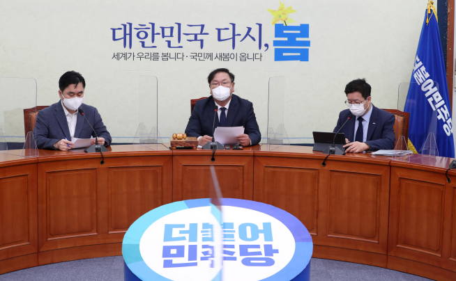 ▲더불어민주당 김태년 당대표 직무대행이 19일 서울 여의도 국회에서 열린 최고위원회의에서 발언하고 있다. (연합뉴스)