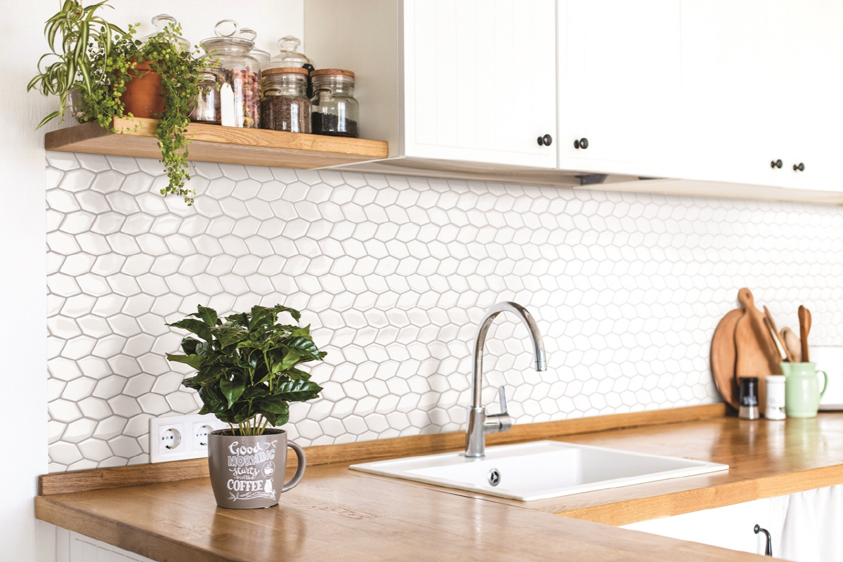 ▲현대L&amp;C 보닥타일 헥사 모노화이트 시공 모습.
