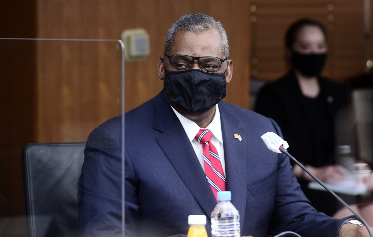 ▲17일 오후 서울 용산구 국방부에서 열린 한미 국방장관회담에 참석한 로이드 오스틴 미 국방장관이 모두발언을 하고 있다. 뉴시스