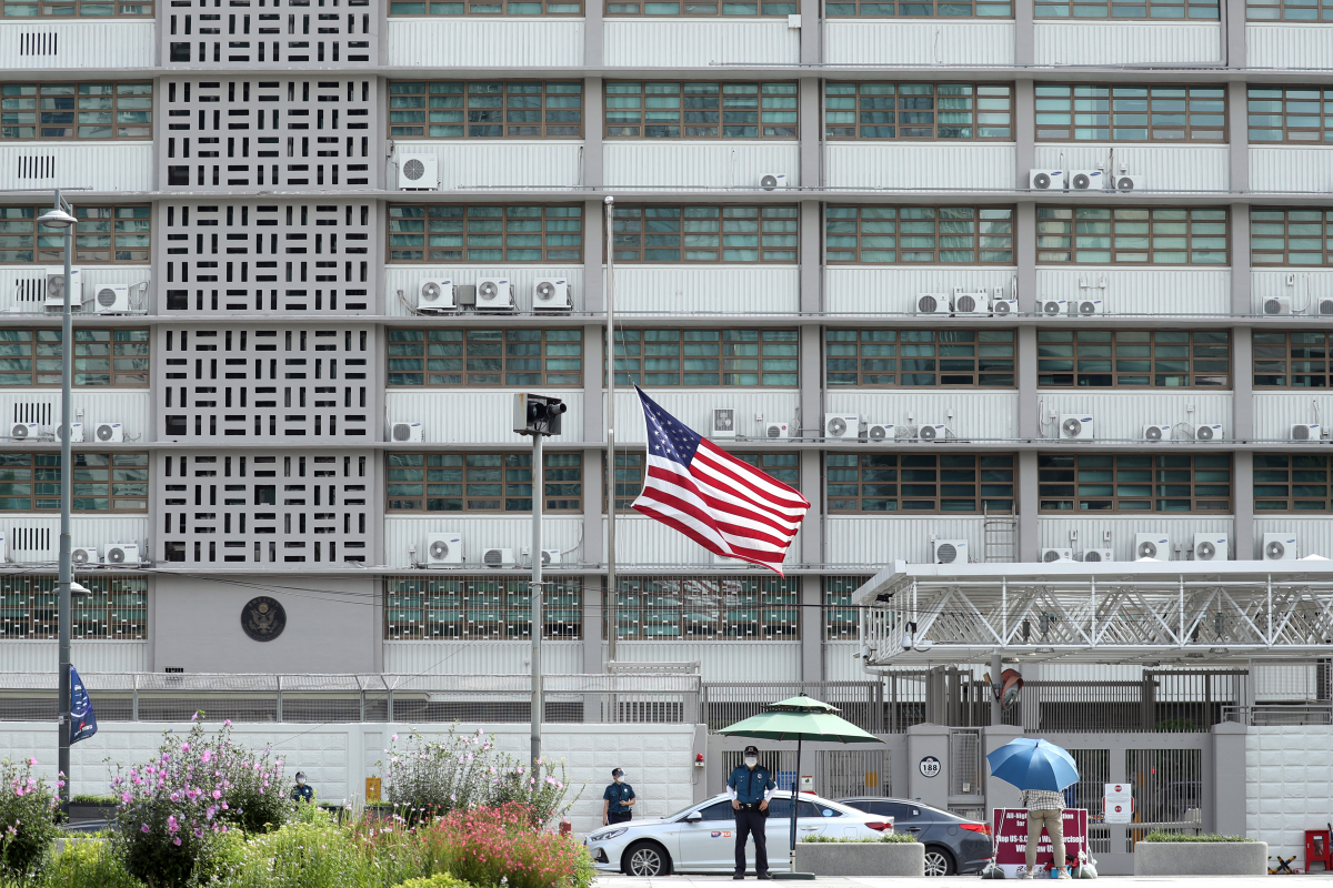 ▲주한 미 대사관 직원 모조품 팔다가 징역형 (뉴시스)