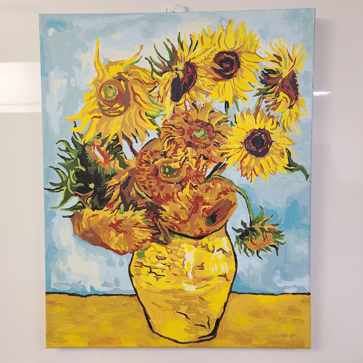 ▲최아리 씨가 가장 아끼는 고흐 해바라기 그림. 아리 씨는 "해바라기 그림을 걸어두면 부자가 된다는 속설이 있는데 진실이 되길 바란다"고 말했다. (사진 제공=최아리)