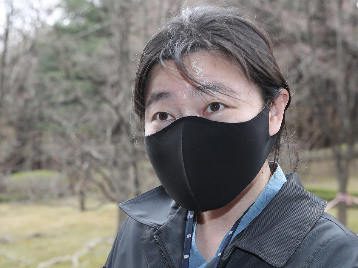 ▲임은정 대검찰청 감찰정책연구관(부장검사)이 29일 오후 법무부 감찰관실·대검 감찰부 첫 연석회의 참석을 위해 경기 과천시 법무부 청사로 들어서고 있다. (뉴시스)