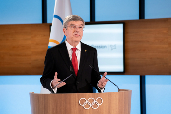 ▲토마스 바흐 국제올림픽위원회(IOC) 위원장이 3월 10일(현지시간) 스위스 로잔에서 화상으로 집행위원회 회의를 주재하고 있다. 로잔/로이터연합뉴스