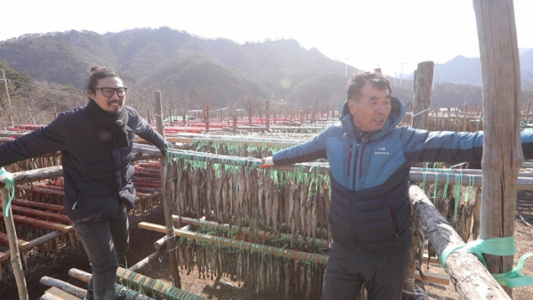 ▲'아주 각별한 기행' 황태 칼국수(사진제공=EBS1)