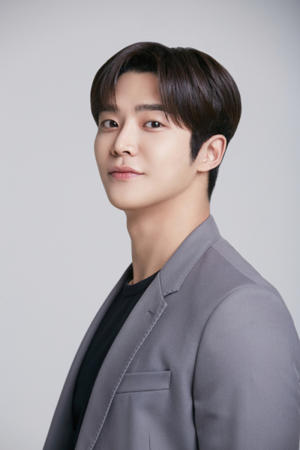 ▲로운(사진제공=FNC엔터테인먼트)