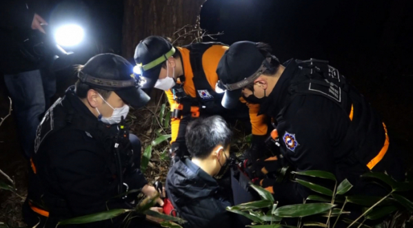 ▲‘관찰카메라 24’ 순천소방서 산악구조대 훈련 현장(사진제공=채널A)