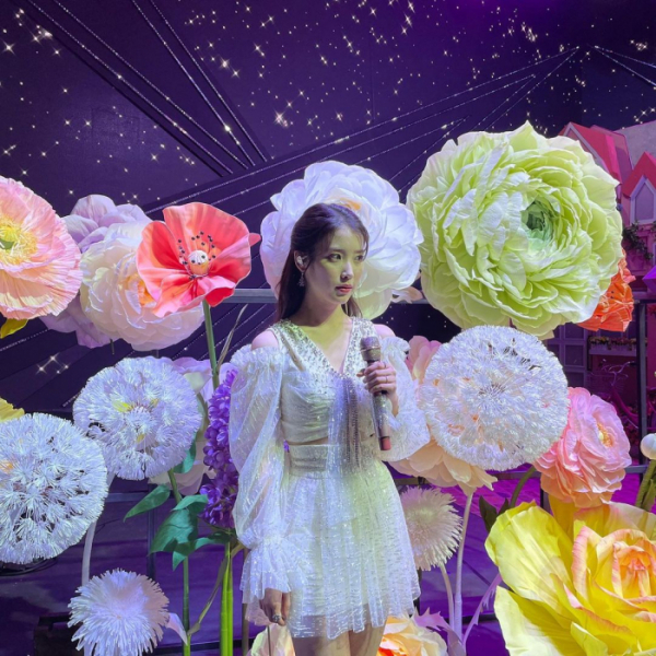 ▲아이유(사진=아이유 SNS)