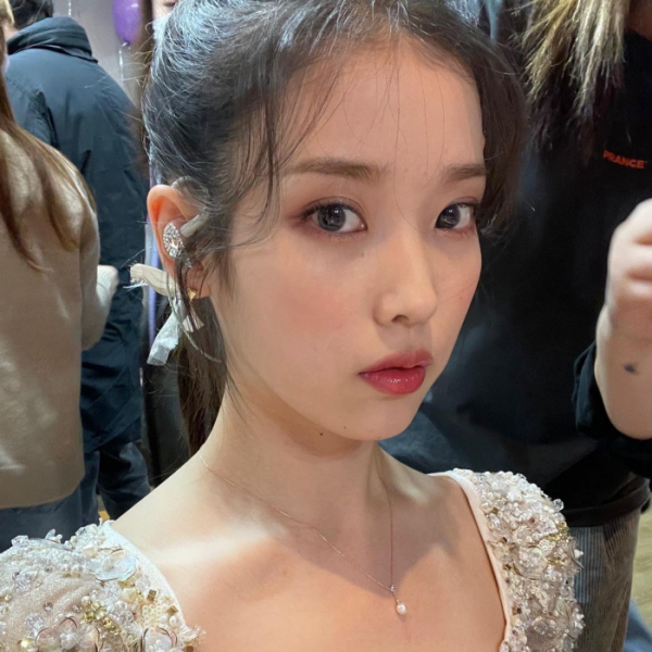 ▲아이유(사진=아이유 SNS)