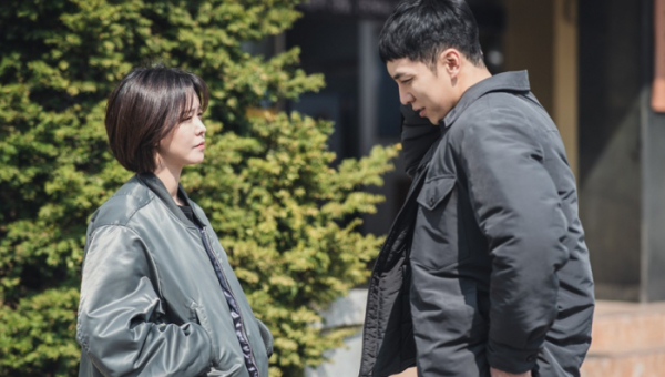 ▲‘마우스’ 이승기, 경수진(사진제공=tvN)