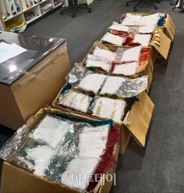 ▲한국 검찰과 말레이시아 경찰이 공조해 마약 밀조시설을 운영하며 국내로 밀반입한 다국적 조직원 13명을 검거했다. 사진은 현지 압수물. (사진제공=대검찰청)