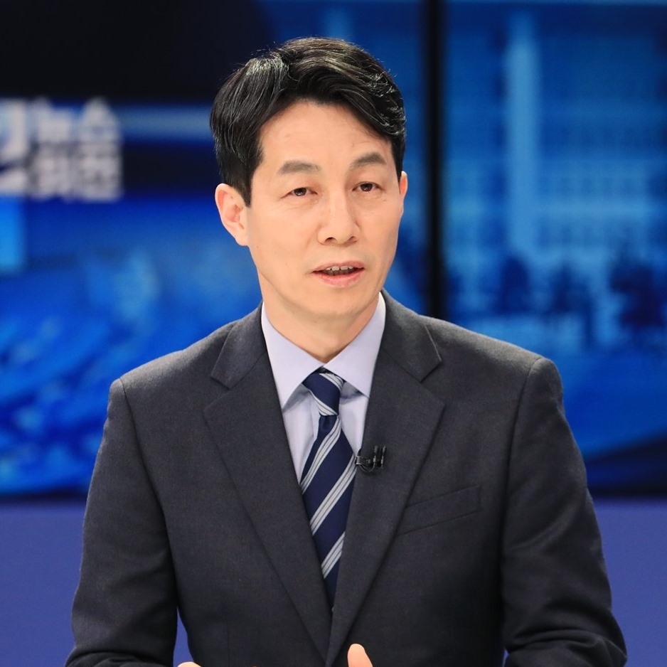 ▲윤건영 더불어민주당 의원은 17일 윤석열 당선인이 대통령 집무실을 청와대에서 서울 용산의 국방부 청사로 이전하는 방안을 유력하게 검토하고 있다는 보도와 관련해 "전혀 납득되지 않는다"고 비판적 견해를 드러냈다. (윤건영 더불어민주당 의원 페이스북)