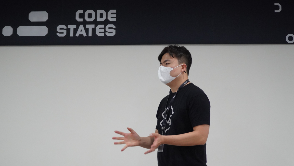 ▲김인기 코드스테이츠 대표가 발표하는 모습 (사진제공=코드스테이츠)