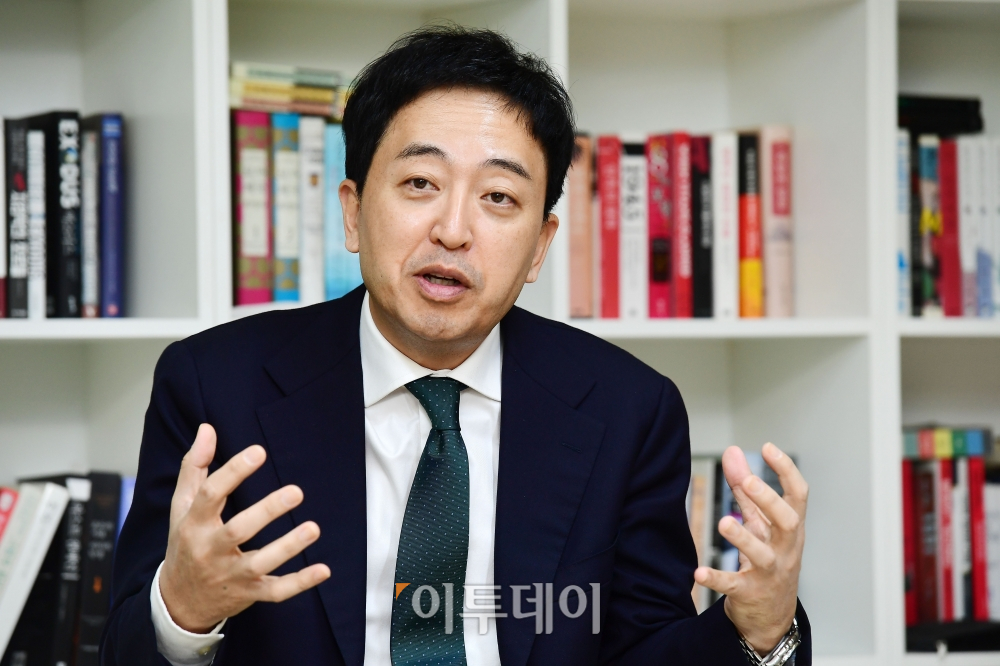 ▲금태섭 전 의원이 2월 7일 서울 용산구 선거캠프에서 이투데이와 인터뷰하고 있다. (고이란 기자 photoeran@)