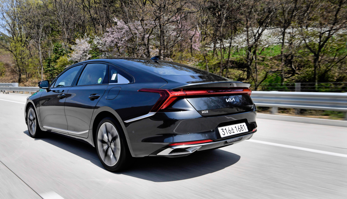 ▲시속 60㎞ 이상 속도를 내고 있을 때 가속력이 더 좋다. 고속 주행 시 머뭇거림 없이 원하는 만큼의 속도를 낸다.  (사진제공=기아)